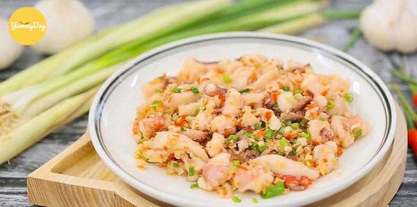 bạch tuộc xào sả ớt