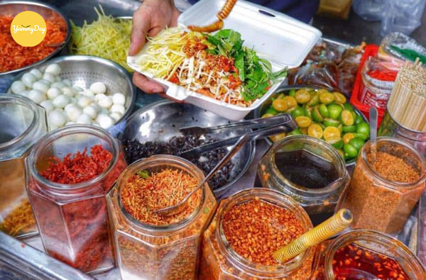 Các nguyên liệu trong bánh tráng trộn đa phần không rõ nguồn gốc