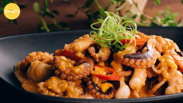 Thành phẩm món bạch tuộc xào dứa thơm ngon