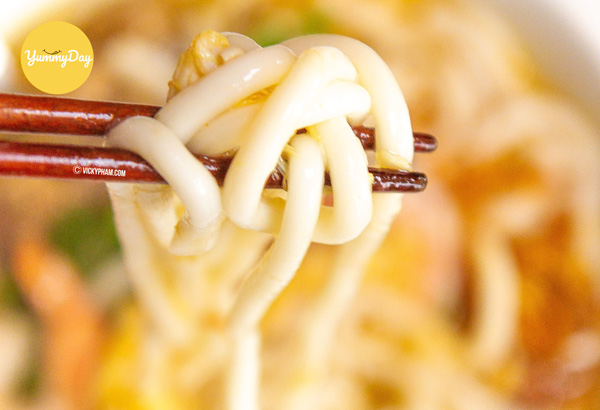Bánh canh giò heo thơm ngon hấp dẫn sẵn sàng