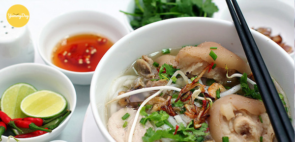 Bắt tay vào làm bánh canh giò heo siêu ngon cho cả nhà nào!