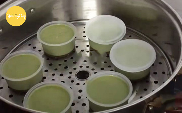 Hấp bánh flan và chờ thành phẩm thôi