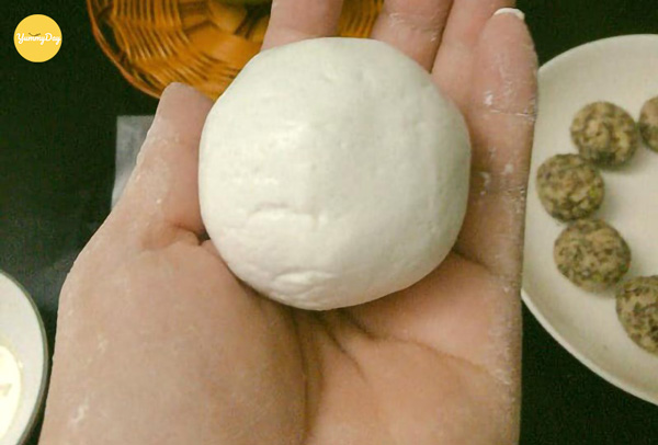 Chiếc bánh ít trần béo ú