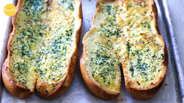 Bánh mì bơ tỏi thành phẩm quá tuyệt vời