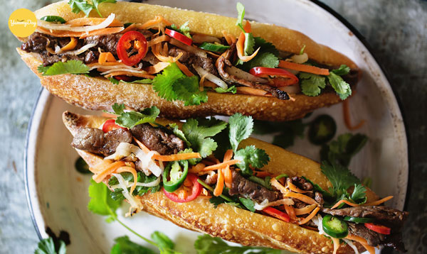 Bánh mì bò nướng sả thơm ngào ngạt