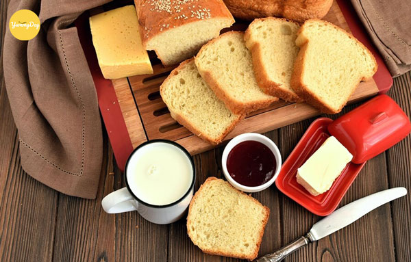 Bánh mì bơ sữa trứng thơm ngon béo mịn
