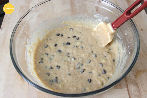 Cho socola chip vào tuỳ thích