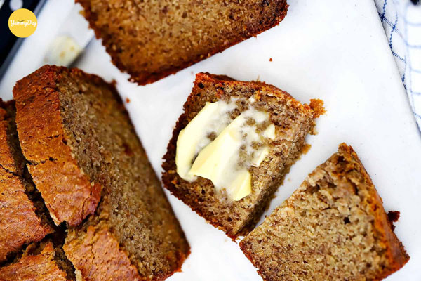 Bánh mì chuối ăn kèm với bơ là ngon khó cưỡng