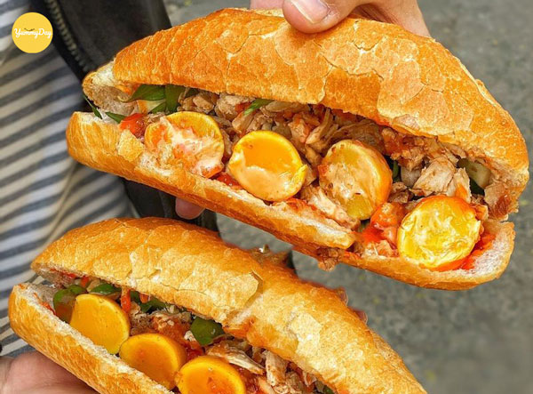 Bánh mì gà trứng non ngon béo ngậy