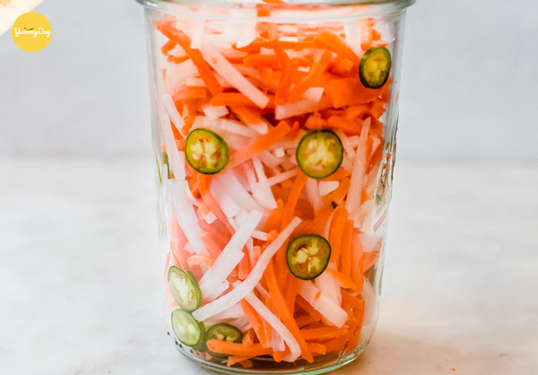 Đừng quên bỏ thêm đồ chua nữa bạn nhé