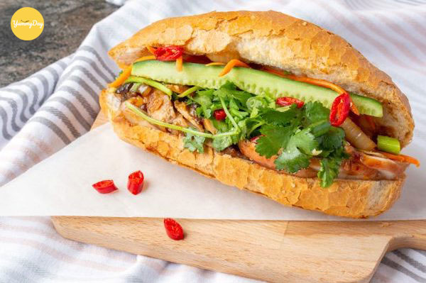 Bánh mì heo quay nhìn thôi đã thấy đói bụng 
