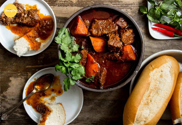 Bánh mì sốt vang nhìn vừa sang ăn lại ngon
