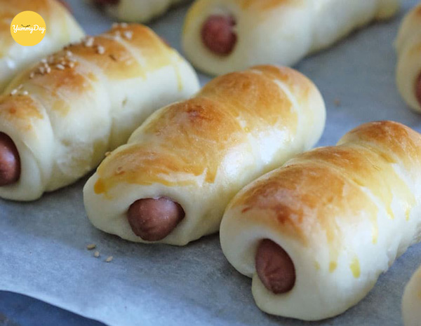 Thành phẩm là những chiếc bánh mì xúc xích siêu ngon