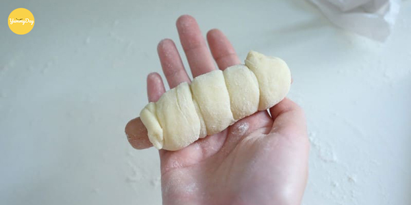Thế là có một chiếc bánh mì cuộn xúc xích đẹp đều tay