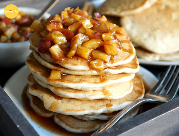 Bánh pancake mứt táo ngọt ngào