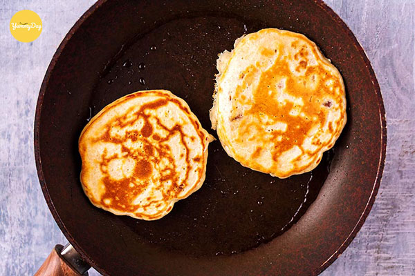 Nướng bánh pancake bằng chảo