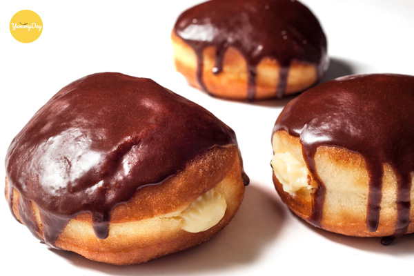 Bánh donut su kem