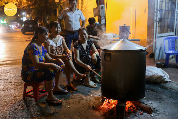 Luộc bánh Tét