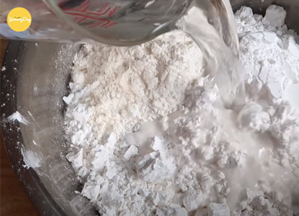 Hỗn hợp nguyên liệu làm bột bánh