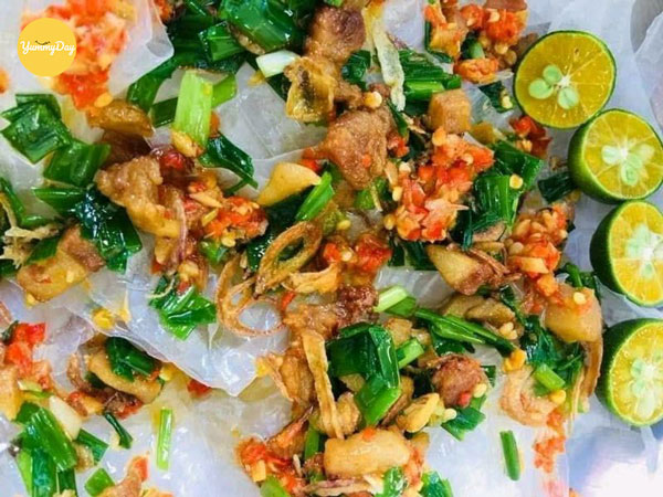 Làm sao để có món bánh tráng trộn mỡ hành ngon nhất?