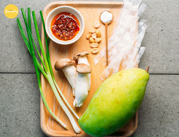 Các nguyên liệu cần thiết làm bánh tráng trộn chay