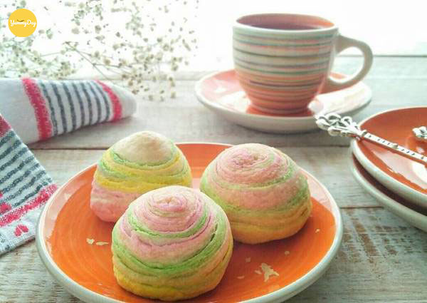 Bánh trung thu ngàn lớp nhiều màu