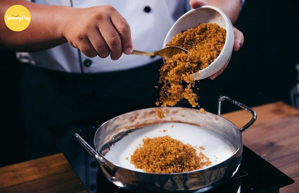 Làm nước đường cho bánh nướng