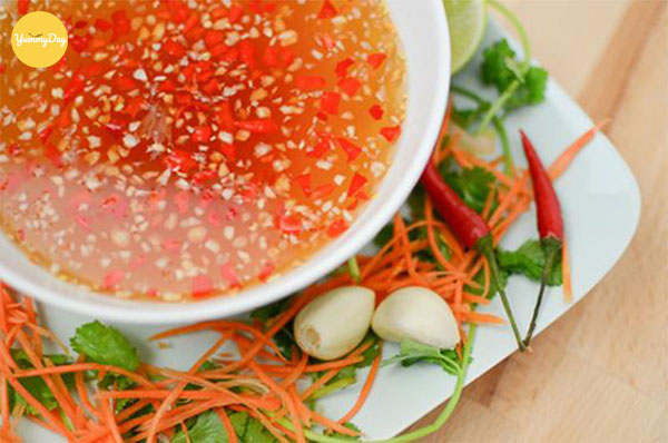 Nước chấm giúp món ăn thêm tròn vị