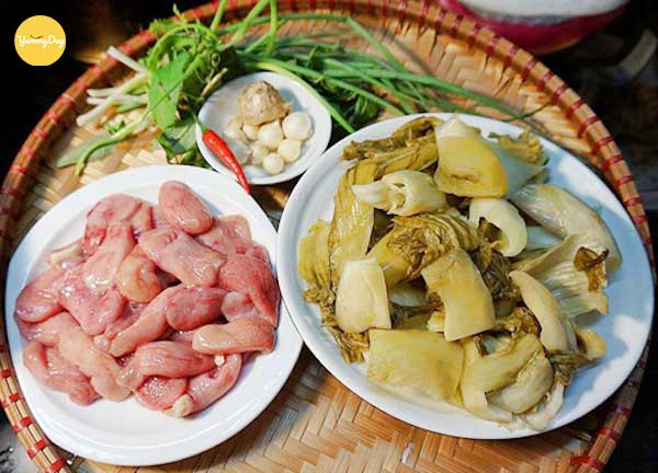 Nguyên liệu cho món bao tử cá basa xào dưa chua
