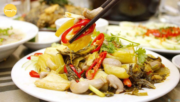 Thành phẩm món bao tử cá basa xào dưa chua