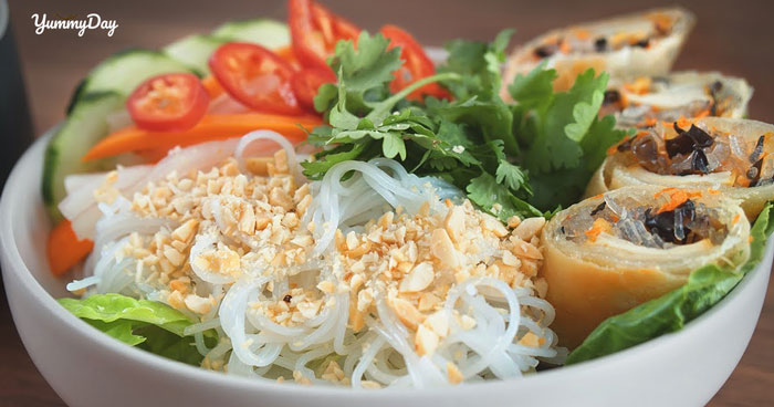 Bún chả giò vừa ra lò chất lượng xịn sò khó lòng từ chối