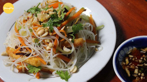 Thưởng thức bún xào chay ngay nào!