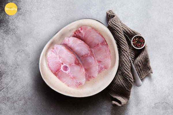 Chuẩn bị khoảng 400gr cá bớp biển để nấu món ăn