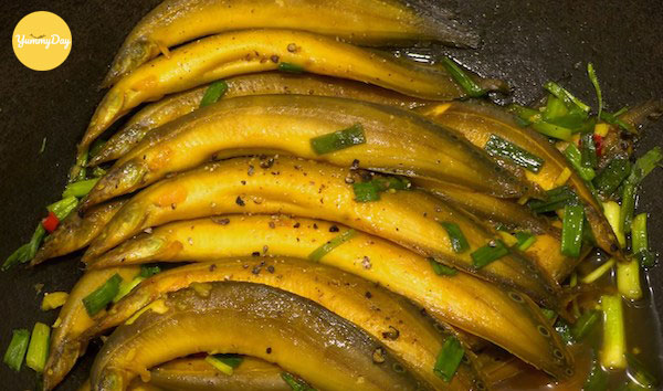 Thành phẩm cá chạch kho nghệ