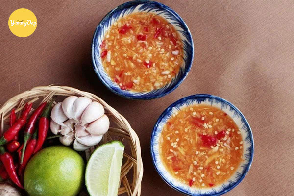 Làm nước chấm thần thánh