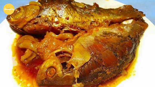 Thành phẩm món cá diếc kho khế