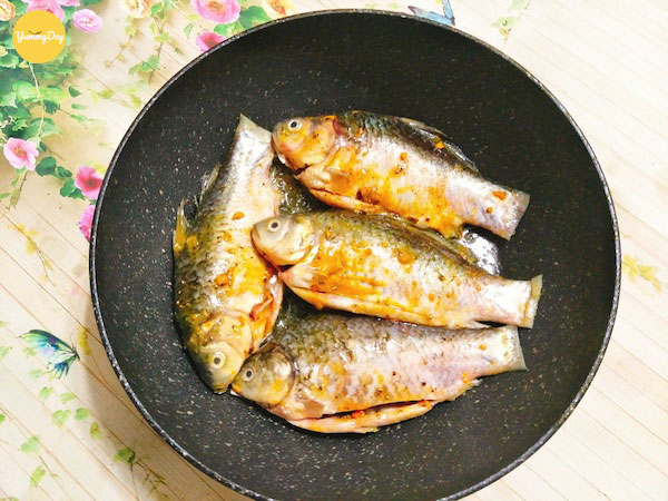 Kho cá diếc