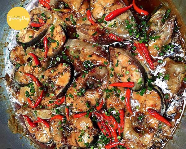 Cá hú kho tiêu thơm ớt sừng cay cay cực đã