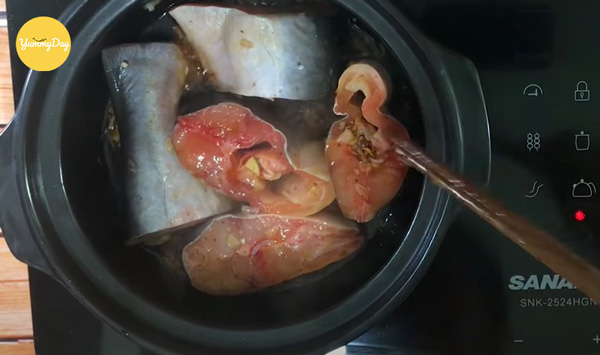 Kho cá hú thơm phức