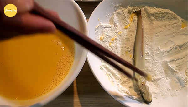 Pha bột tẩm chiên giòn