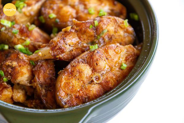 Cách làm cá lăng kho tộ cũng rất đơn giản