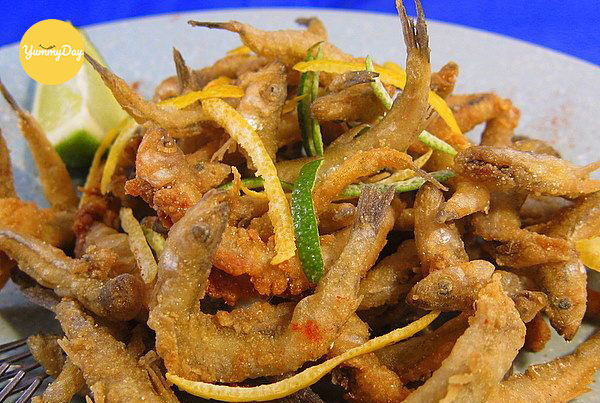 Cá linh chiên giòn chấm mắm me thành phẩm