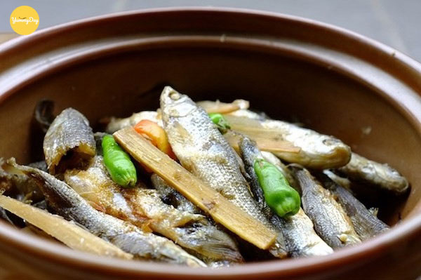 Thành phẩm cá linh kho mía
