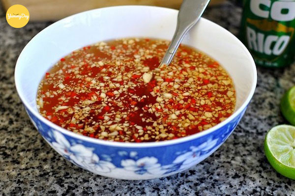 Nước mắm chua ngọt
