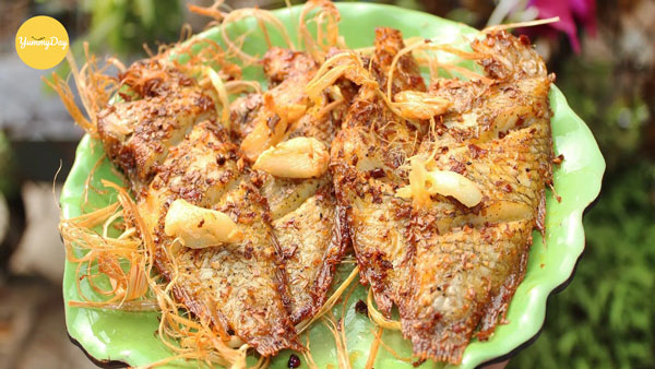 Cá mó chiên sả ớt ngon lạ miệng