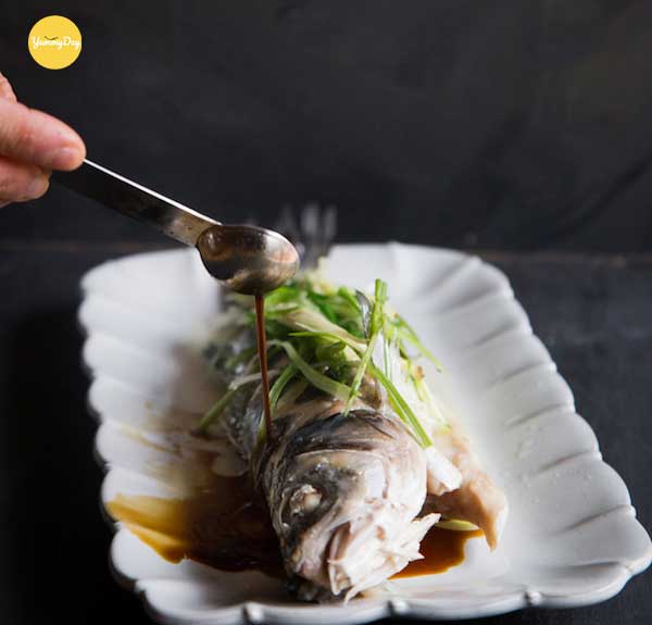 Ướp cá đậm đà với xì dầu