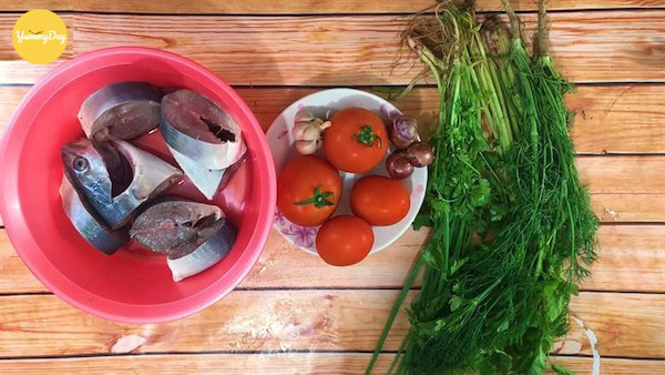 Nguyên liệu làm cá ngừ sốt cà chua