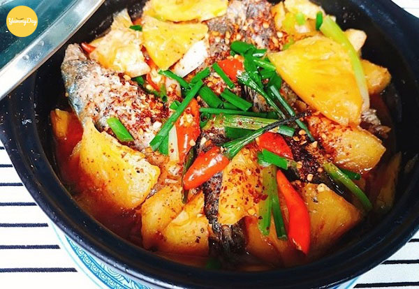 Cá nục kho thơm ăn cùng cơm nóng thì ngon tuyệt vời