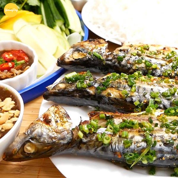 Cá nục nướng mỡ hành
