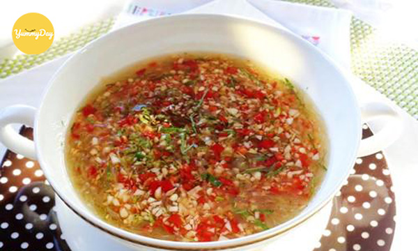 Làm chén nước mắm ăn kèm thần thánh